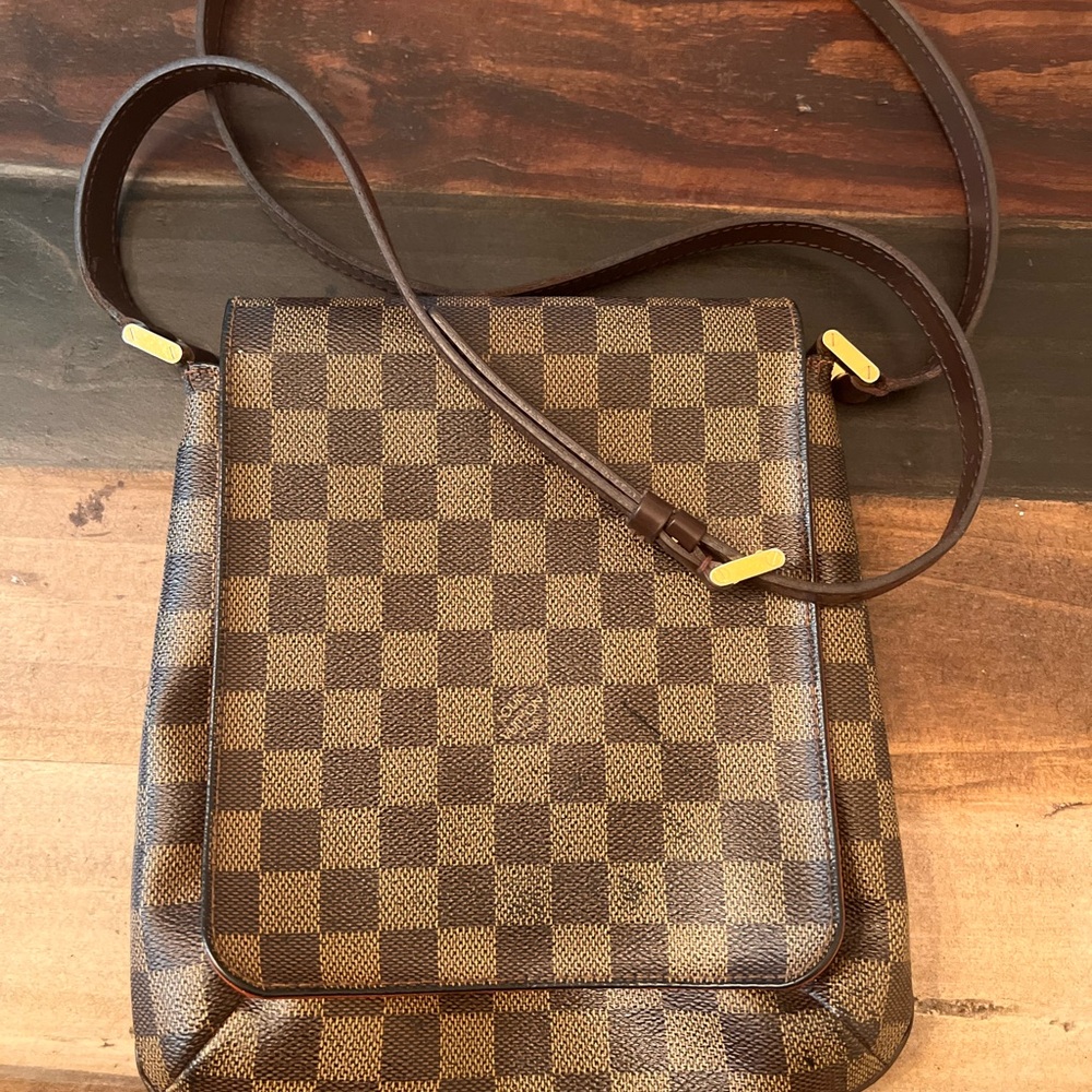 Louis Vuitton Musette Salsa Long Crossbody
Bag Damier Brown
